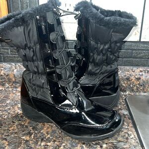 Khombu  -Women's Mary Water Resistant Winter Boot size 8